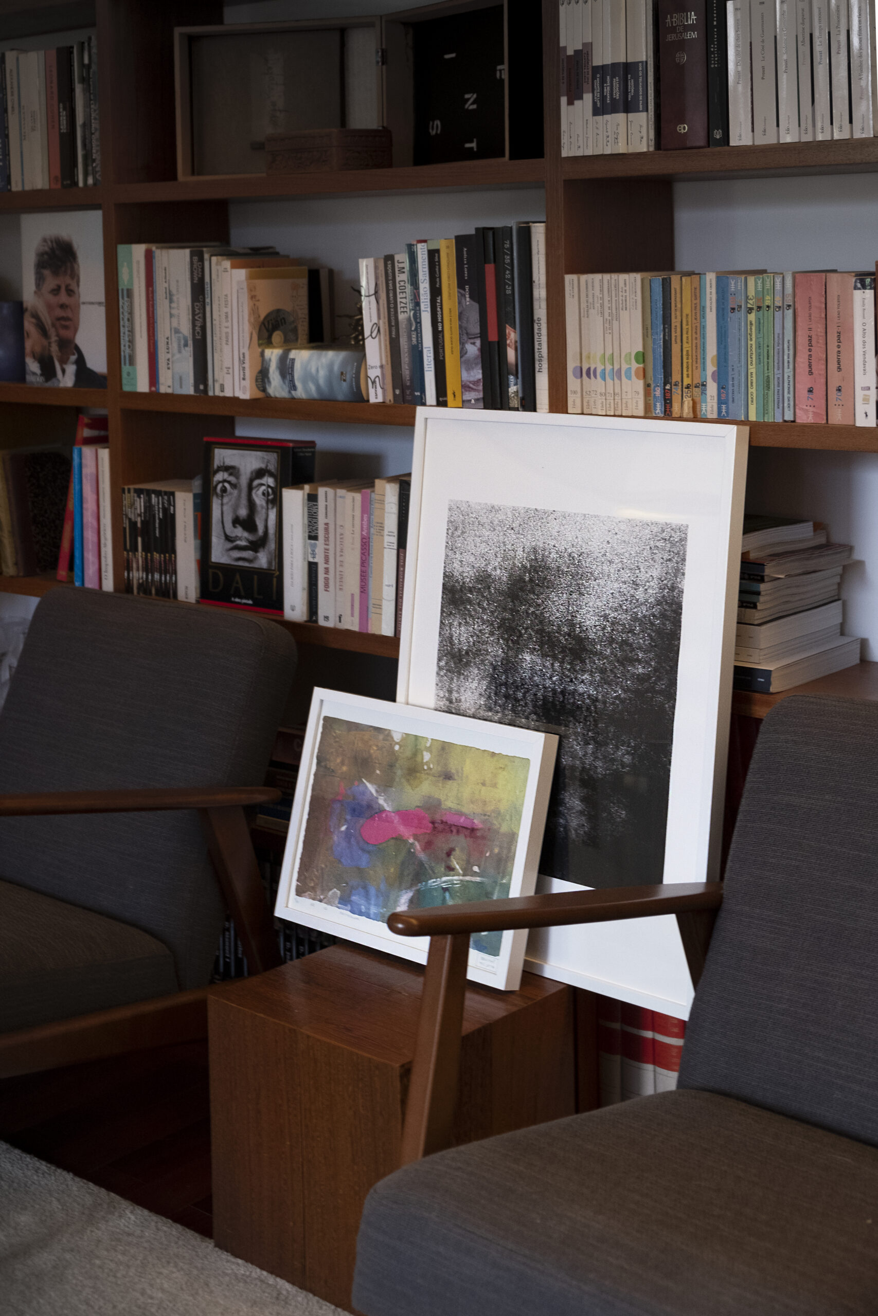 Serigrafia Exclusiva ; Assinado e Numerado Moldura. Edições limitadas e exclusivas Contemplate. Múltiplos de artistas nacionais.